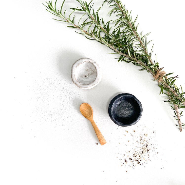 Handmade ceramic grit salt & pepper pinch pots
