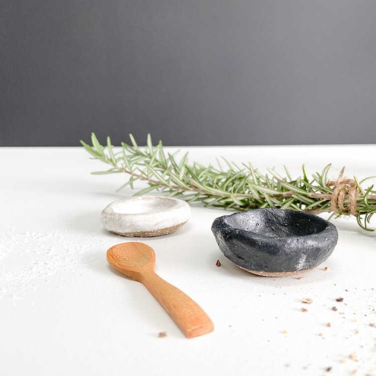 Handmade ceramic grit salt & pepper pinch pots