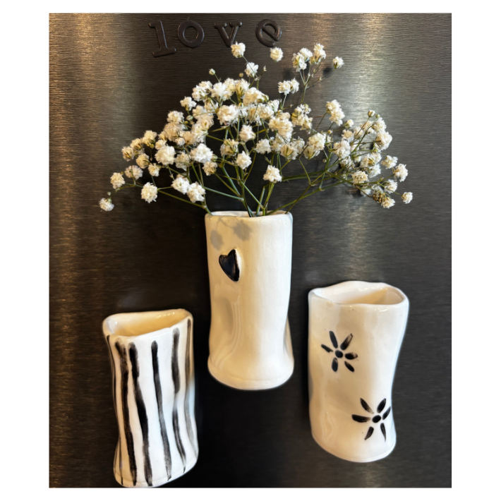 Set of 3 little magnetic fridge vases